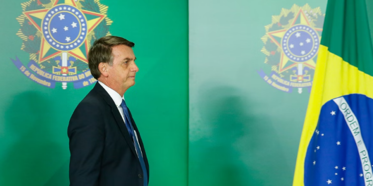 Bolsonaro quer fim da Lei da Ficha Limpa apoiada por ele em 2010: ‘persegue a direita’