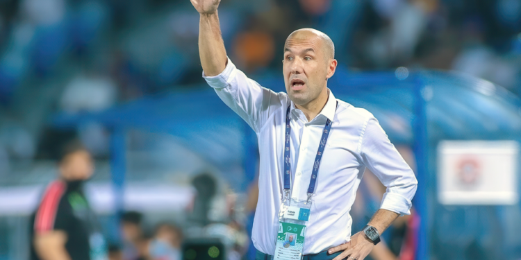 Cruzeiro Esporte Clube atravessa o Atlântico e contrata treinador português para salvar o time