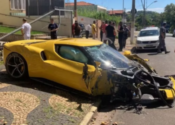 Manobrista de loja de luxo destrói Ferrari de R$ 3,2 milhões em Campinas SP