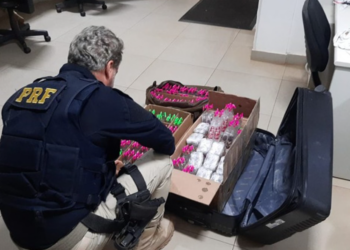 Jovem  de 19 anos é preso na BR-040 com 360 frascos de lança-perfume que seriam vendidos em pré-Carnaval em BH