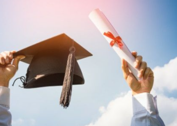 “O diploma pouca importa”. Para brasileiros, ter diploma não significa nada e não é importante para conseguir emprego atualmente