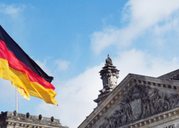 Eleições antecipadas na Alemanha: eleitores vão às urnas neste domingo (23)