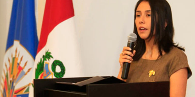 Após asilo, esposa de ex-presidente do Peru chega ao Brasil