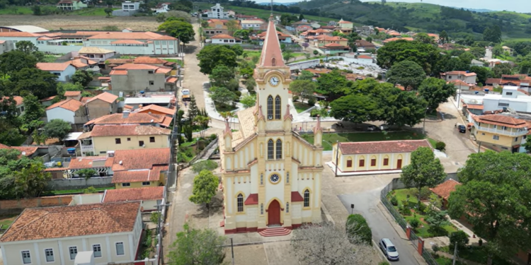 Festival do Queijo e da Cachaça em Minas Gerais tem show gratuito de Renato Texeira