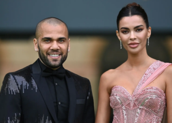 Joana Sanz mulher do jogador  Daniel Alves surge de biquíni após anunciar gravidez