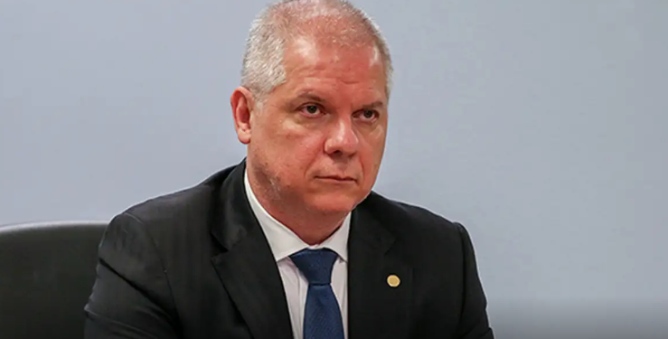 Lula determina demissão do presidente do INSS. Operação apura desvio bilionário no órgão público