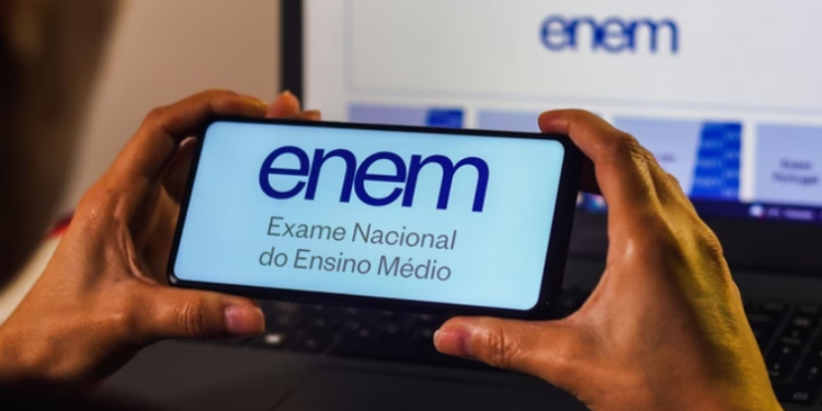 Veja simulados gratuitos para o Enem 2025 disponíveis online