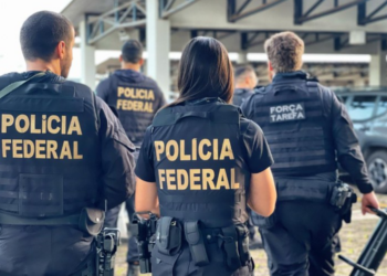 Diretor de faculdade preso por emitir diplomas e certificados falsos em MG