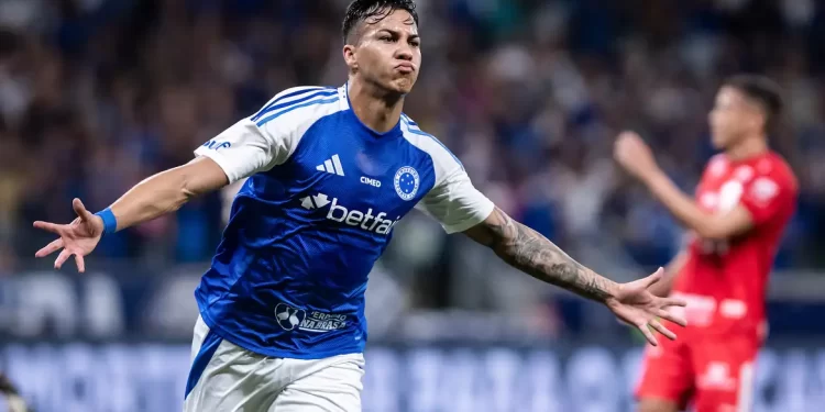 Cruzeiro vence o Vila Nova por 2 a 0 e se aproxima das oitavas de final da Copa do Brasil