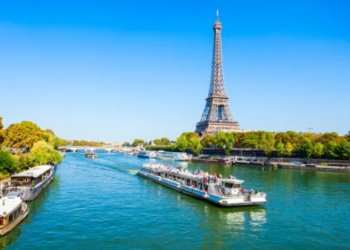 Após um século de proibição devido à poluição, Paris vai permitir natação no rio Sena