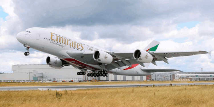 Avião que saiu de Guarulhos, em SP, para Dubai tem problema técnico no ar