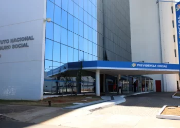 INSS: Justiça bloqueia R$ 2,8 bi de envolvidos em descontos ilegais