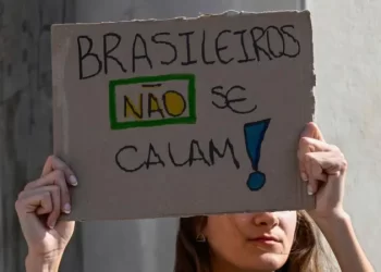 “Putita, vaca, volta pra sua terra”: brasileira sofre ataque xenofóbico no trabalho em Portugal
