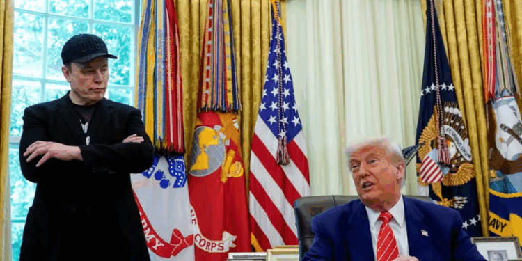 Trump diz que Elon Musk “ficou louco” e ameaça cortar contratos