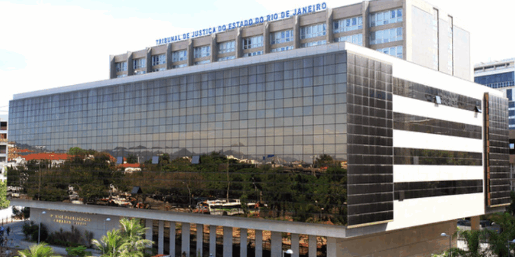 Justiça do Rio de Janeiro condena médico a 30 anos de prisão por estupro
