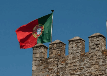 Governo português quer impedir que brasileiros e timorenses entrem no país como turistas e peçam autorizações de residência