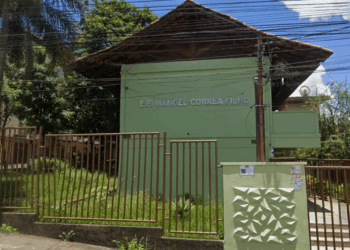 Professora é agredida por aluna de 11 anos dentro de escola pública em Divinópolis (MG)