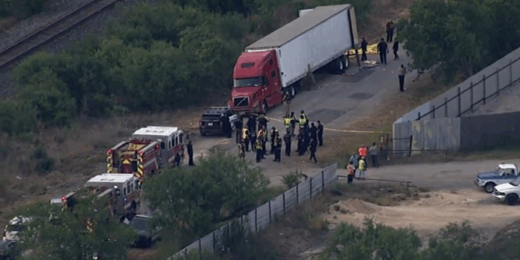 Justiça dos EUA condena à prisão perpétua dois responsáveis pela morte de 53 imigrantes