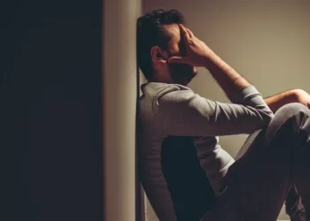 Saúde mental dos homens: A cada 43 minutos, um homem morre por suicídio no Brasil