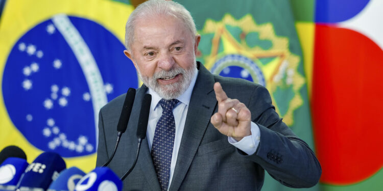 Lula anunciará crédito para entregadores comprarem motos elétricas