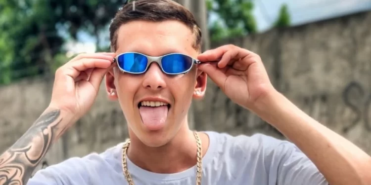 Influenciador “Marlin Bolado” morre atropelado após cair de moto em rodovia de MG