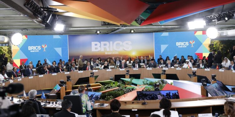 Brics fecha parceria para eliminar doenças ligadas à pobreza e exclusão social