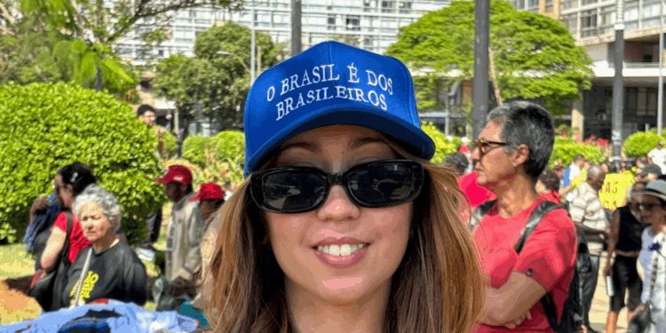 O Brasil é dos brasileiros’ vira símbolo no 31º Grito dos Excluídos em BH