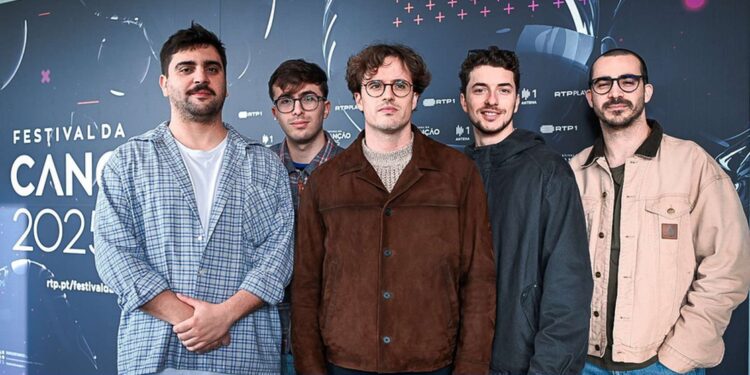 De Portugal para o Brasil: Banda NAPA conquista o Brasil com sucesso viral da música “Deslocado”