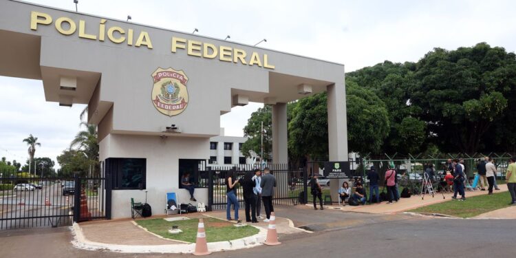 “Todo mundo sabe o que ele fez”, diz Lula sobre prisão de Bolsonaro