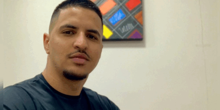 Pai brasileiro que teve esposa e filhos deportados de Portugal decide voltar ao Brasil