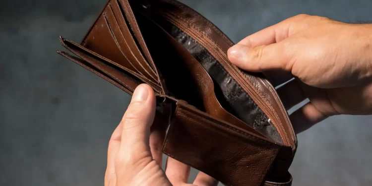 Mais de dois milhões de portugueses vivem em risco de pobreza, aponta novo relatório