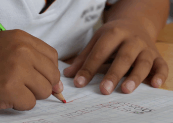 Criança de 9 anos que teve dedos decepados na escola em Portugal será ouvida pelo Ministério Público