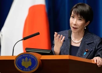 Primeira-ministra do Japão anuncia eleições antecipadas para fevereiro