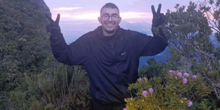 Buscas por jovem desaparecido no Pico Paraná chegam ao 4º dia com reforço de drones e rapel