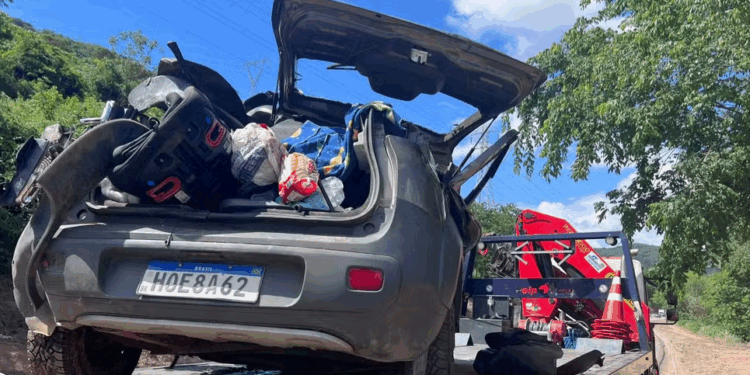 Acidente na BR‑381 em Jaguaraçu (MG) mata três da mesma família e deixa criança ferida