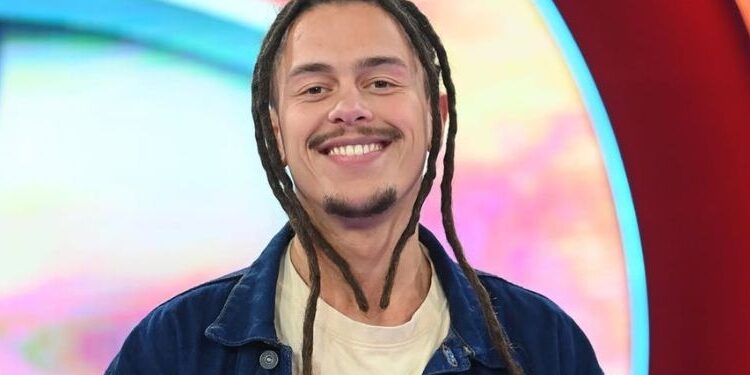 Brasileiro de 26 anos, ex-participante de reality em Portugal, é encontrado morto em praia de Nazaré