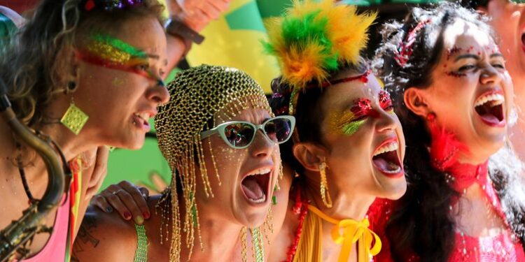 80% das mulheres têmem assédio no Carnaval e quase metade já foi vítima