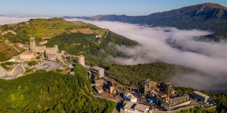 Mineração brasileira fatura quase R$ 300 bilhões em 2025 e reforça peso na economia