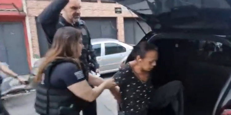 Piloto preso por pedofilia pagava mães e avós para abusar de meninas