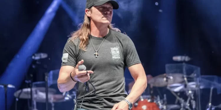 Brad Arnold, vocalista do 3 Doors Down, morre aos 47 anos após luta contra câncer