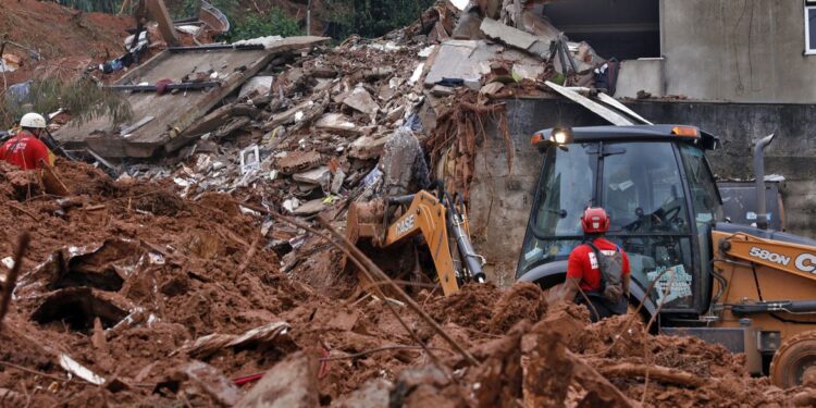 Chuvas em Minas Gerais deixam 30 mortos e quase 40 desaparecidos