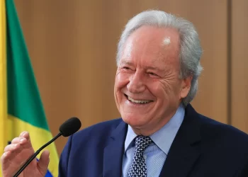 Ex-ministro Ricardo Lewandowski comprou imóvel de alvo da PF por R$ 9,4 milhões