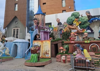 O Carnaval mais português de Portugal mantém tradição e sátira política