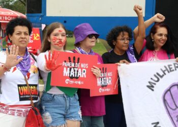 Protestos contra violência de gênero mobilizam mulheres em todo o Brasil no 8 de março