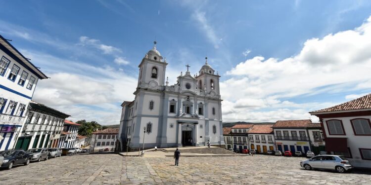 Vesperata 2026 começa em Diamantina e atrai turistas para o Centro Histórico