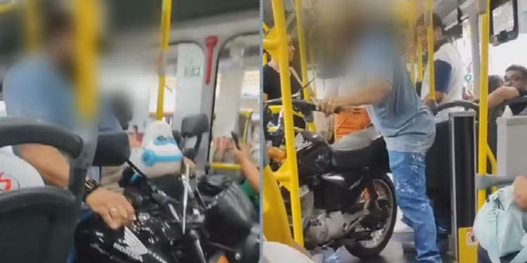 Passageiro surpreende ao entrar com moto dentro de ônibus em Goiânia