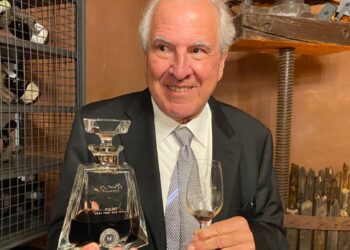 Multimilionário brasileiro lança vinho do Porto de 150 anos que pode custar até 10 mil euros