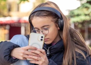 Áustria anuncia proibição de redes sociais para menores de 14 anos