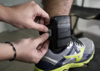 Senado aprova tornozeleira eletrônica imediata para agressores de mulheres