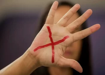 O que é vicaricídio? Senado aprova lei com penas de 20 a 40 anos